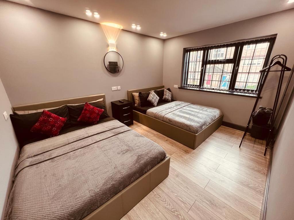 Urban Escape *4 Bedroom House* With Free Parking Бирмингем Экстерьер фото