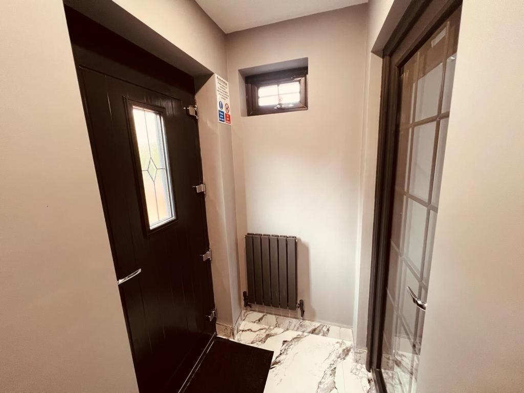 Urban Escape *4 Bedroom House* With Free Parking Бирмингем Экстерьер фото