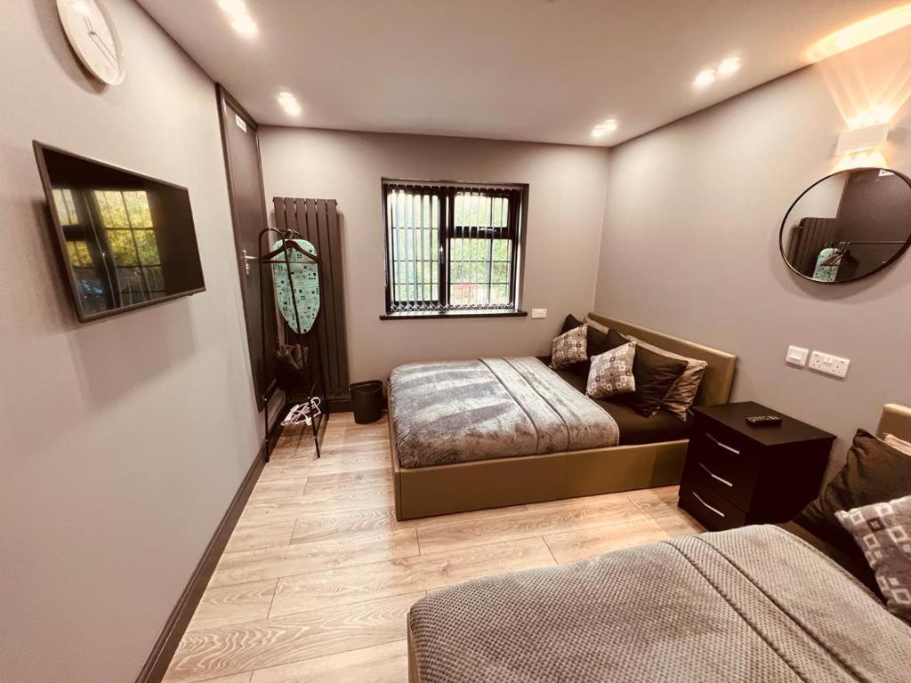 Urban Escape *4 Bedroom House* With Free Parking Бирмингем Экстерьер фото