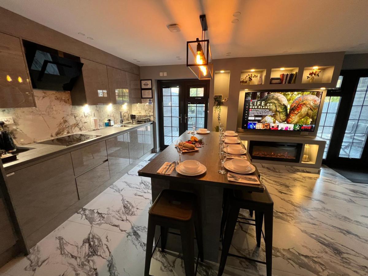 Urban Escape *4 Bedroom House* With Free Parking Бирмингем Экстерьер фото