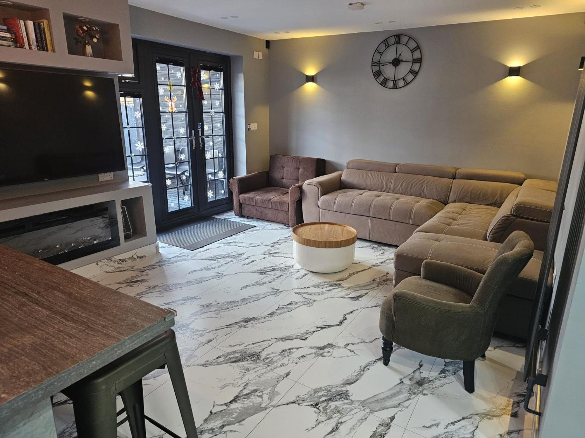 Urban Escape *4 Bedroom House* With Free Parking Бирмингем Номер фото